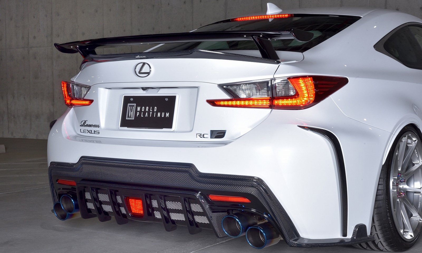 在庫あり】 レクサス RC F トランクスポイラー リアリップスポイラー<br>LEXUS USC10 2014 9-2019  ウイングエンドスポイラー 塗装済 ヒートブルーコントラストレイヤリング 8X1